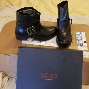 Women's fashion boots
